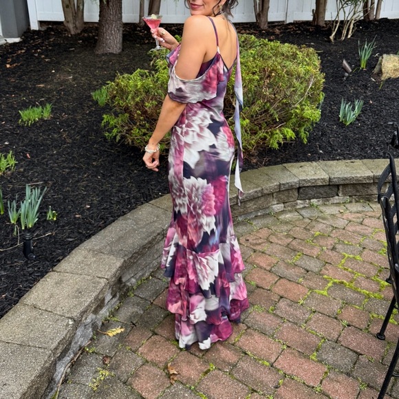 SHOWPO Riley Maxi Dress - Picture 3 of 4